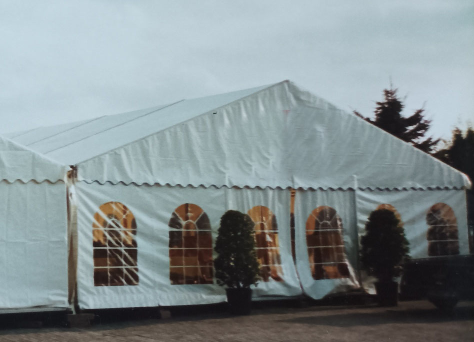 Foto: Festzelt 10x30 m
