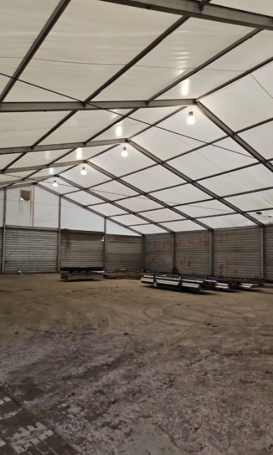 Foto: Loosberger Zelt/Halle 25 x 35 x 4 m