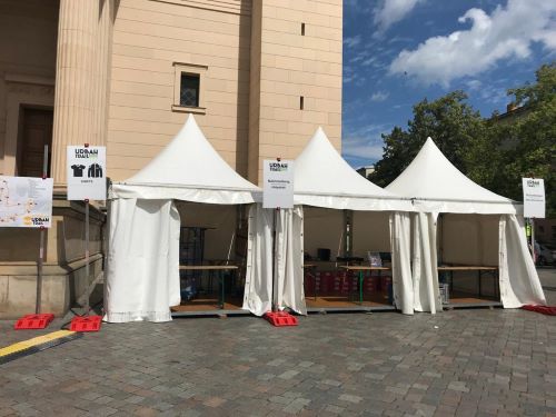 Foto: mehrere Pagoden 3 x 3m mit Kassettenboden