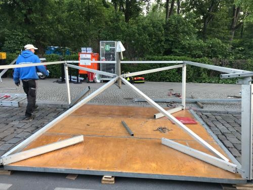 Foto: mehrere Pagoden 3 x 3m mit Kassettenboden