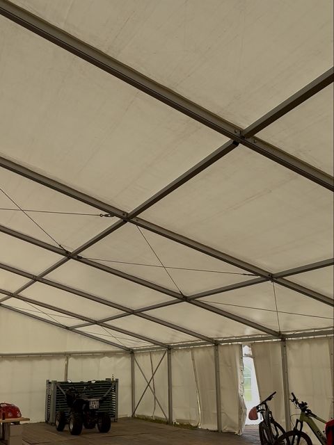 Foto: Zelthalle 15x30 m mit Sto� (auch als 10 x 30 m aufstellbar)