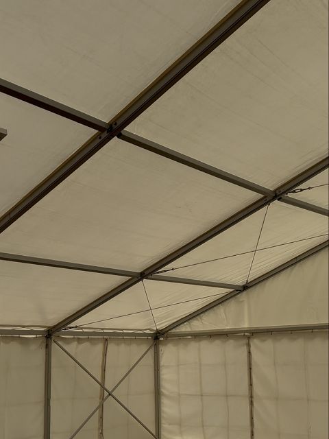 Foto: Zelthalle 15x30 m mit Sto� (auch als 10 x 30 m aufstellbar)