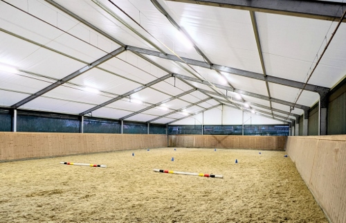 Foto: erh�htes Lagerzelt / Reitzelt 15x30m