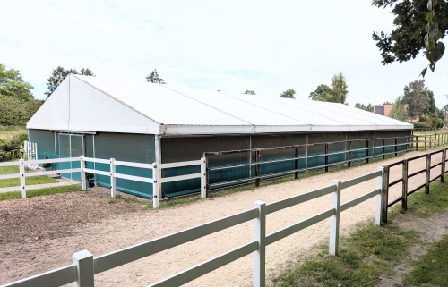Foto: erh�htes Lagerzelt / Reitzelt 15x30m