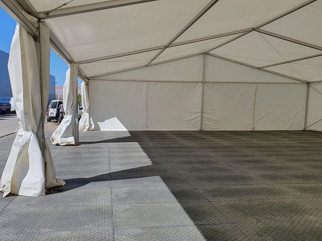 Foto: erh�htes Zelt 10x25m gebraucht