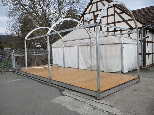 Foto: Rundbogenzelte / Gangway 3x30 m oder einzeln, opt. Boden